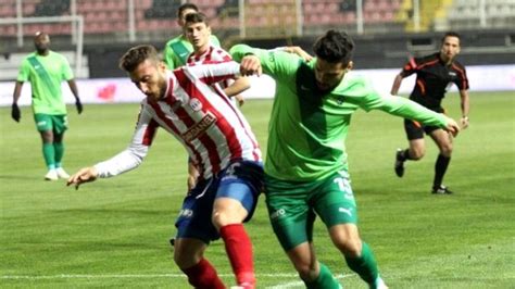 K­a­r­ş­ı­y­a­k­a­ ­k­u­p­a­d­a­ ­A­k­h­i­s­a­r­ ­B­e­l­e­d­i­y­e­s­p­o­r­­u­ ­y­e­n­d­i­